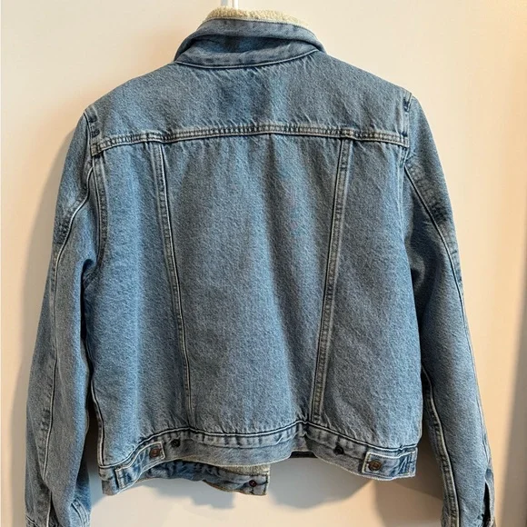 Levi's Sherpa Lined Denim Jacket - Picture 6 of 6